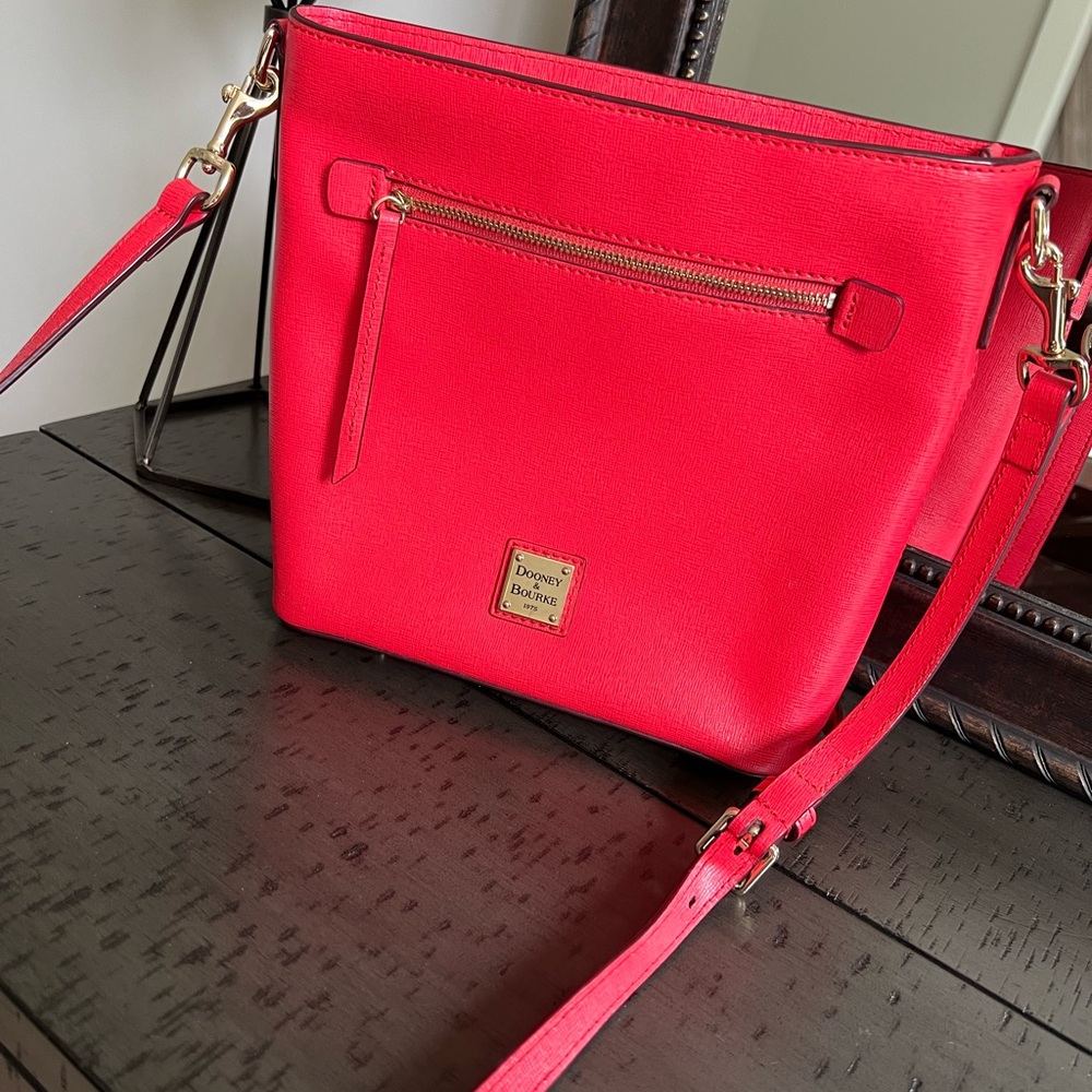EUC Dooney Red Crossbody purse